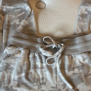 Time and Tru Gray Camo Joggers